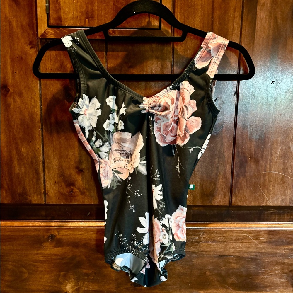 🖤 LuckyLeo brand Floral Black Leotard